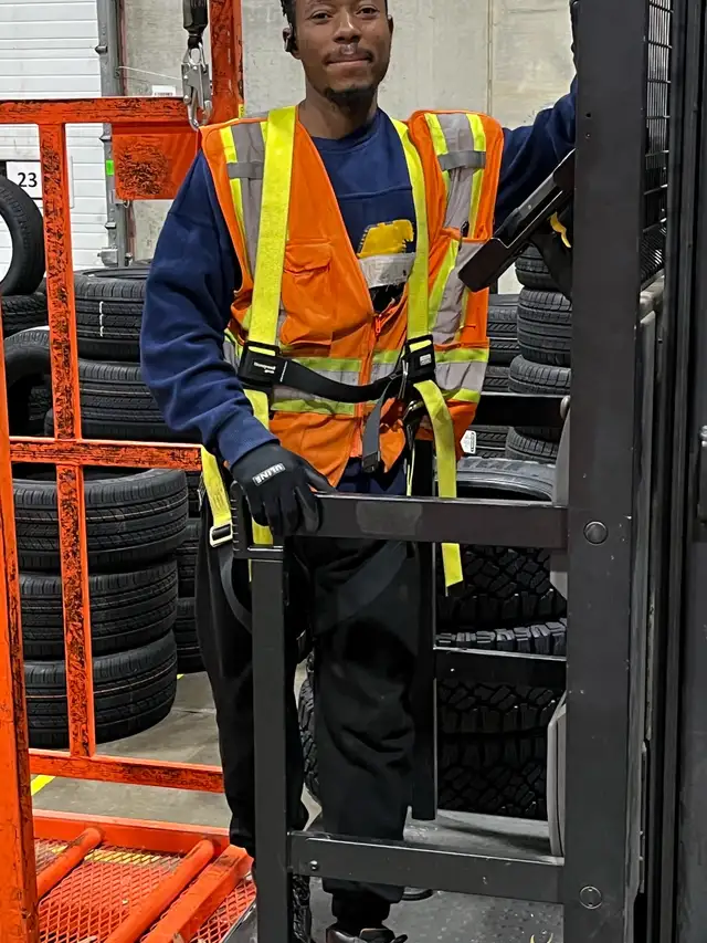 General labour /construction. helper Available- Calgary - Photo 2