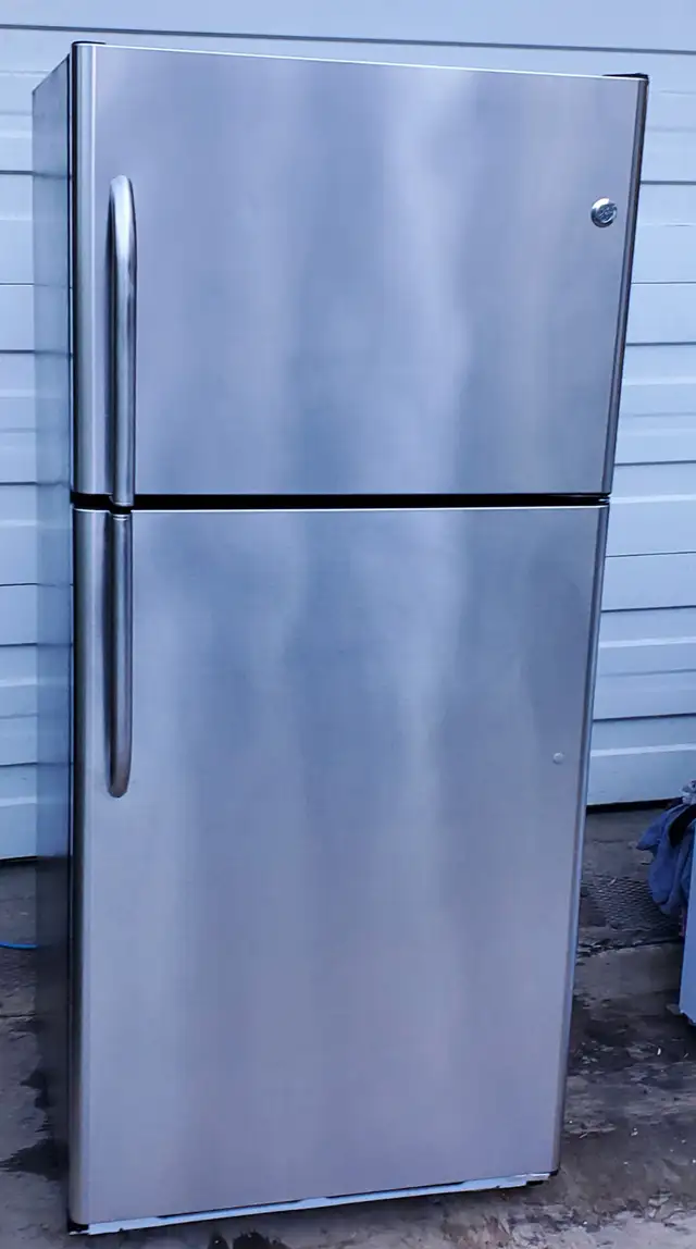 Ge mid size fridge - Very Good Condition, Stainless - Photo 2