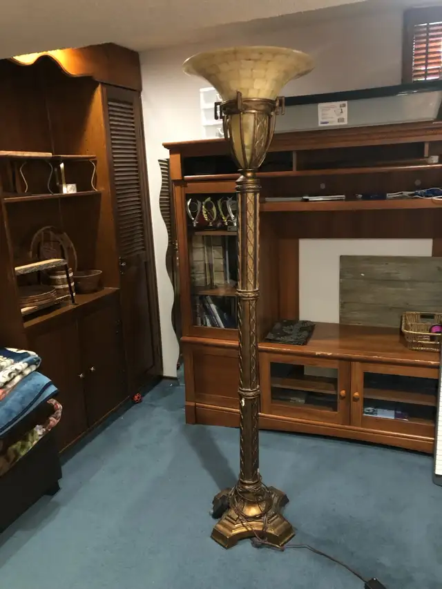 Living Room Lamp - Photo 2