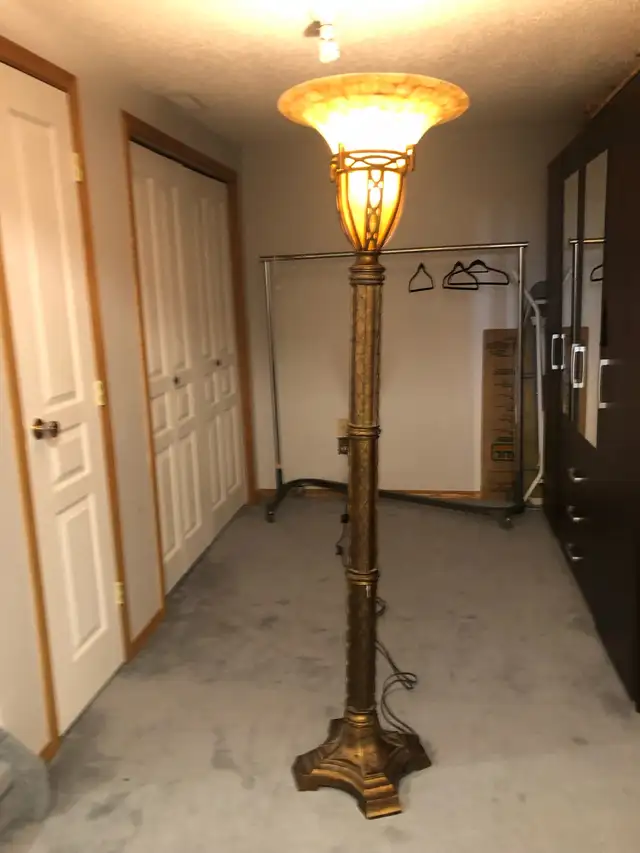 Living Room Lamp - Photo 5