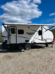2018 Tracer Breeze 23ft Travel Trailer