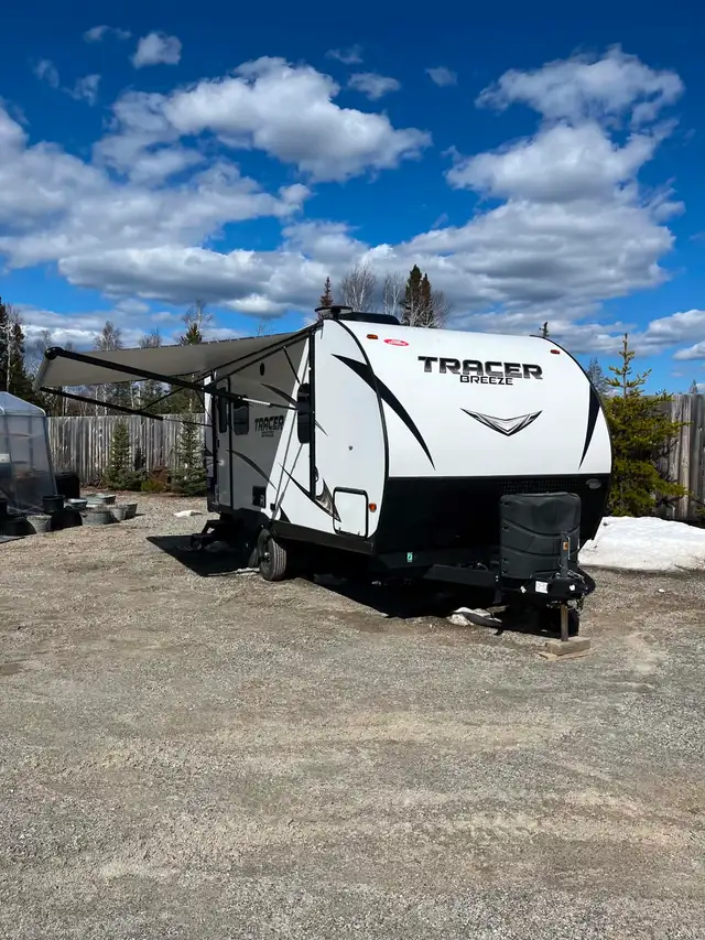 2018 Tracer Breeze 23ft Travel Trailer - Photo 2
