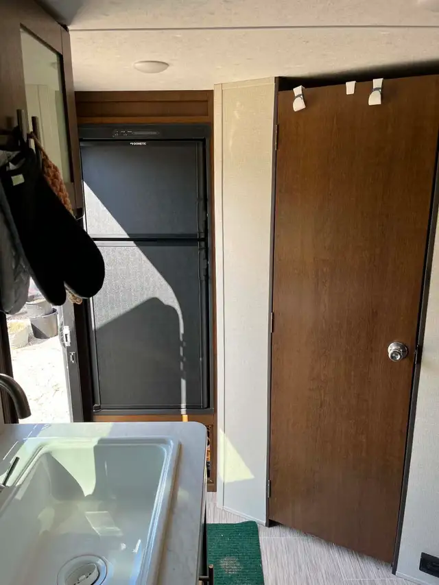 2018 Tracer Breeze 23ft Travel Trailer - Photo 10
