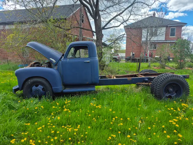 1952 GMC 9500 Pickup Truck          $8,295 O.B.O. - Photo 3
