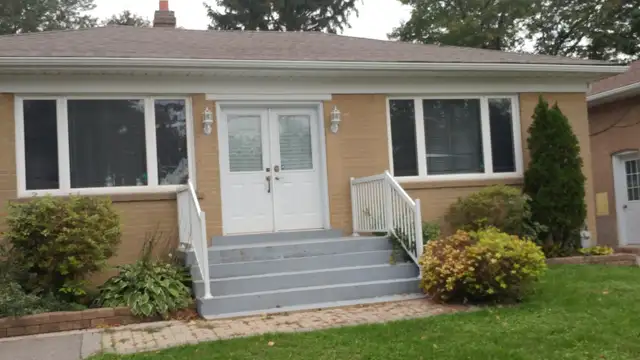 Two Bedroom basement apartment for Rent Scarborough - Photo 2
