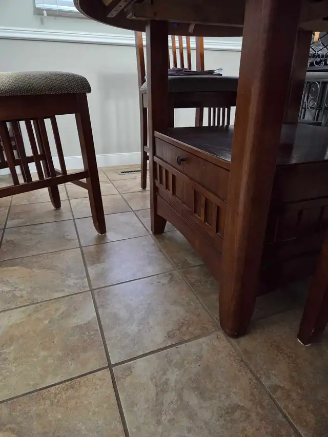 5 pc dining set counter height expandable w/ stoarge - Photo 4