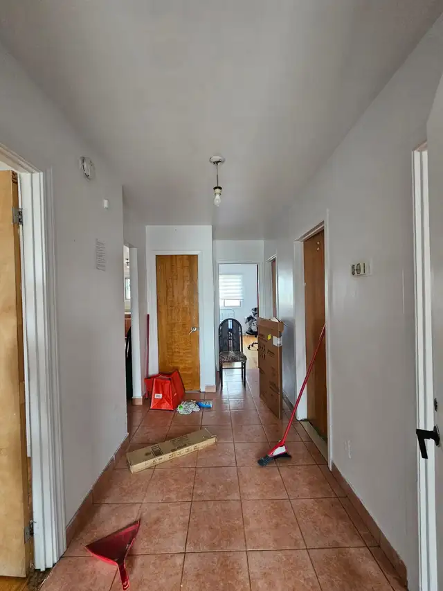 5 1/2 apartment for rent near Saint Michel Metro station - Photo 10