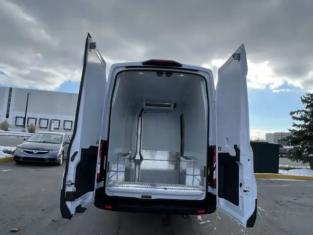 2022 Ford Transit - Photo 11