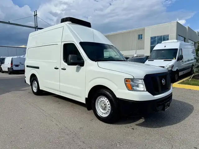 2017 Nissan NV Cargo - Photo 2