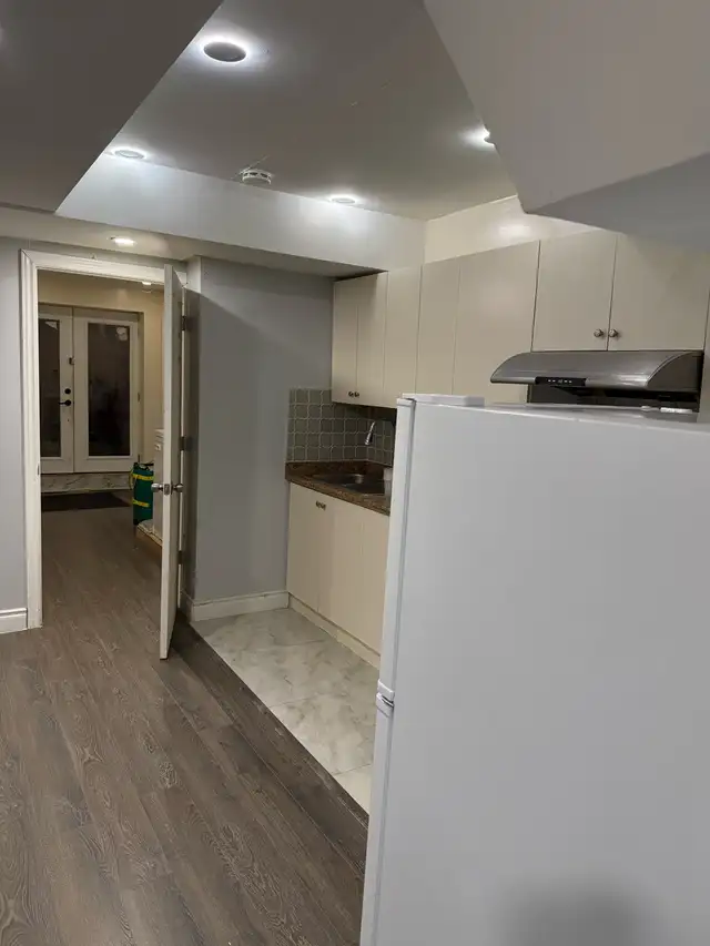 Basement Apartment for rent 1700 including all utilities - Photo 5