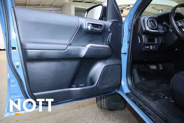 2019 TOYOTA TACOMA TRD Sport - LOCAL | NO ACCIDENTS | RARE COLOU - Photo 9