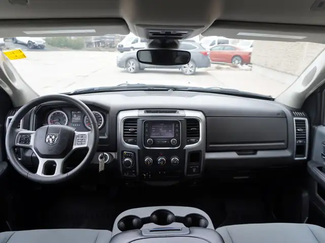 2023 Ram 1500 Classic SLT 4x4 Crew Cab 5'7 Box - 5.7L HEMI - LOW - Photo 3