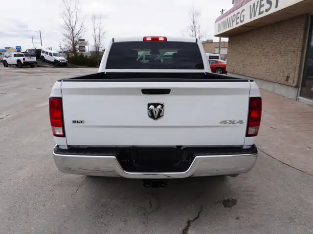 2023 Ram 1500 Classic SLT 4x4 Crew Cab 5'7 Box - 5.7L HEMI - LOW - Photo 10