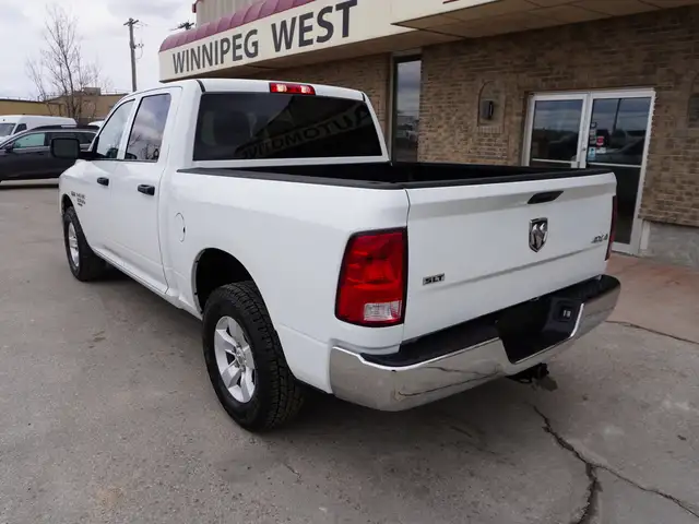 2023 Ram 1500 Classic SLT 4x4 Crew Cab 5'7 Box - 5.7L HEMI - LOW - Photo 11