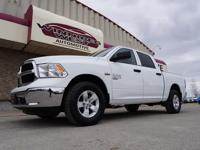 2023 Ram 1500 Classic SLT 4x4 Crew Cab 5'7 Box - 5.7L HEMI - LOW - Photo 13