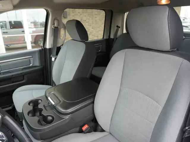 2023 Ram 1500 Classic SLT 4x4 Crew Cab 5'7 Box - 5.7L HEMI - LOW - Photo 18