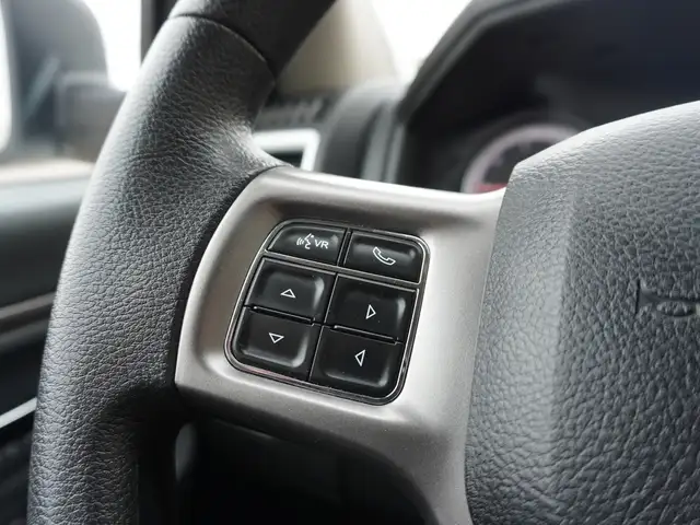 2023 Ram 1500 Classic SLT 4x4 Crew Cab 5'7 Box - 5.7L HEMI - LOW - Photo 21