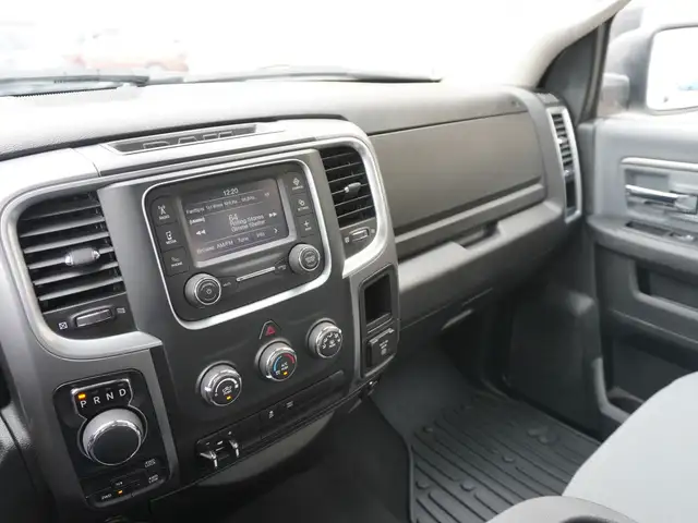 2023 Ram 1500 Classic SLT 4x4 Crew Cab 5'7 Box - 5.7L HEMI - LOW - Photo 24