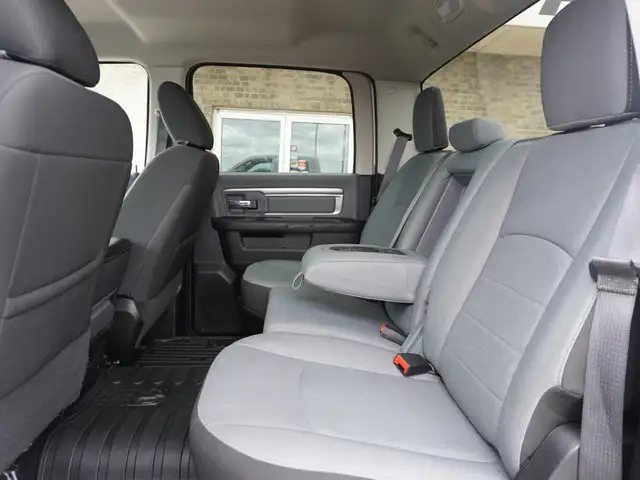 2023 Ram 1500 Classic SLT 4x4 Crew Cab 5'7 Box - 5.7L HEMI - LOW - Photo 37