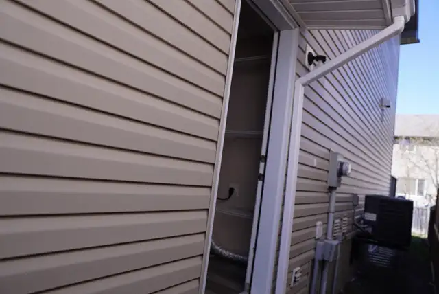 Cozy 4 bedrooms house for rent in a quiet neighborhood - Photo 3