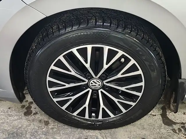 2019 Volkswagen Jetta Highline - Backup Cam, Blind Spot Monitor - Photo 3