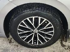 2019 Volkswagen Jetta Highline - Backup Cam, Blind Spot Monitor - Photo 3