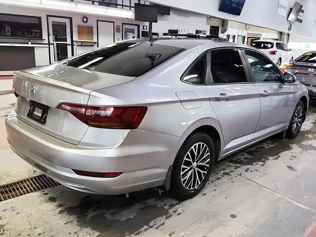 2019 Volkswagen Jetta Highline - Backup Cam, Blind Spot Monitor - Photo 4