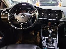 2019 Volkswagen Jetta Highline - Backup Cam, Blind Spot Monitor - Photo 7
