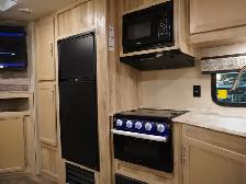 2021 Coachmen Catalina Legacy Edition W/BUNKS OUTDOOR KITCHEN DU - Photo 13