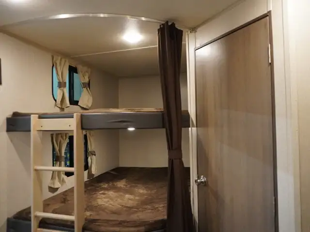 2021 Coachmen Catalina Legacy Edition W/BUNKS OUTDOOR KITCHEN DU - Photo 17