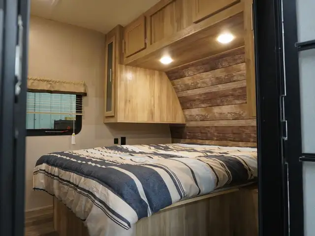 2021 Coachmen Catalina Legacy Edition W/BUNKS OUTDOOR KITCHEN DU - Photo 19