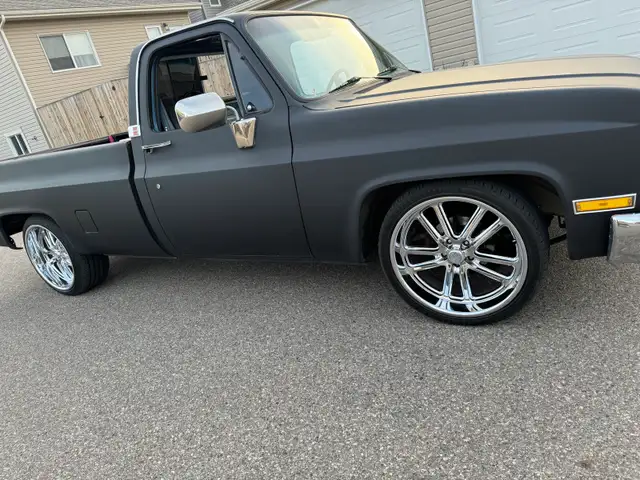 1983 gmc square body - Photo 3
