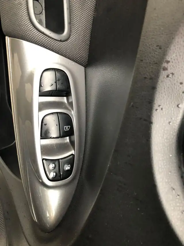 2011 Nissan Juke 5dr Wgn I4 SL AWD CERTIFIED WITH 3 YEARS WARRAN - Photo 11