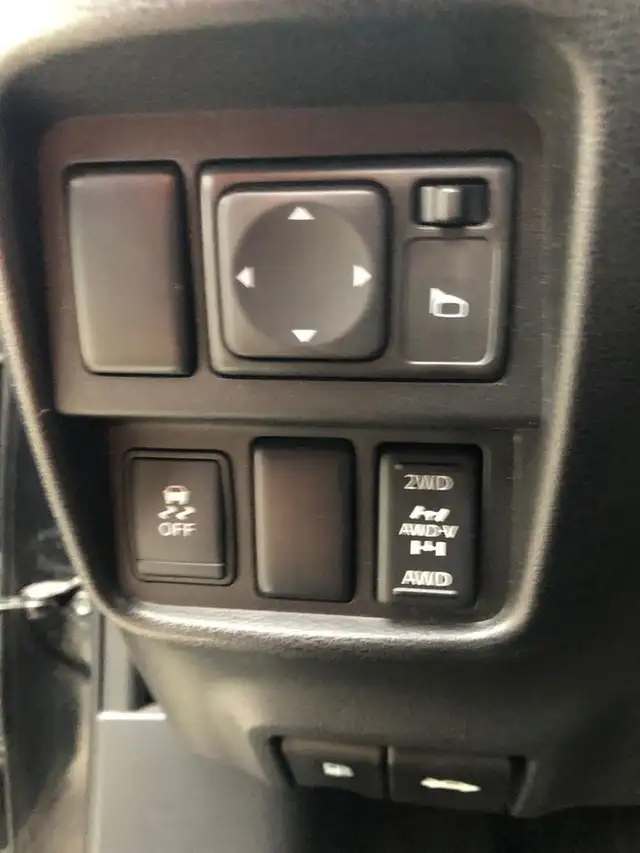 2011 Nissan Juke 5dr Wgn I4 SL AWD CERTIFIED WITH 3 YEARS WARRAN - Photo 12