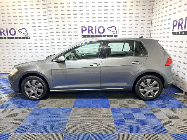 2015 Volkswagen Golf - Photo 2