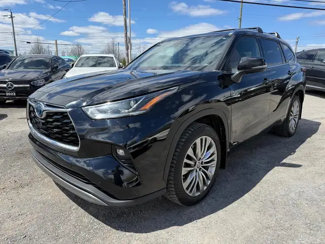 2022 Toyota Highlander Hybrid Platinum