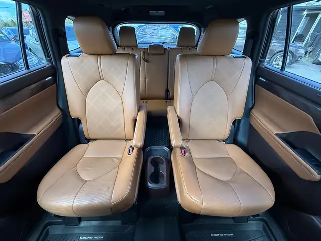 2022 Toyota Highlander Hybrid Platinum - Photo 11