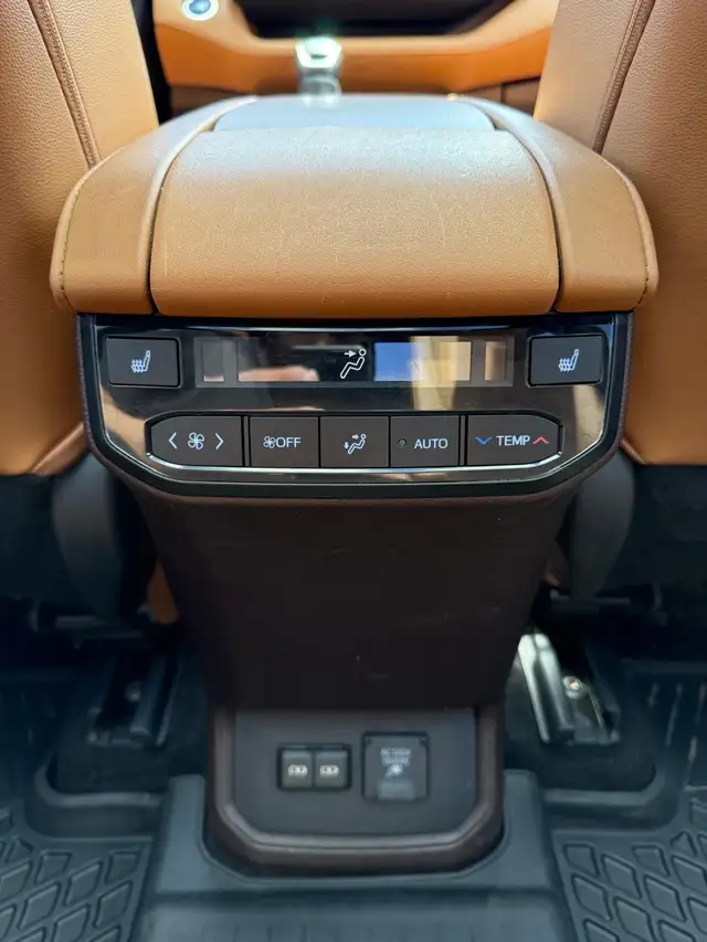2022 Toyota Highlander Hybrid Platinum - Photo 12