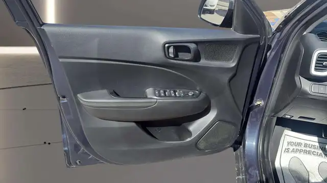 2020 Hyundai Venue Ultimate w/Black Interior IVT - Photo 11