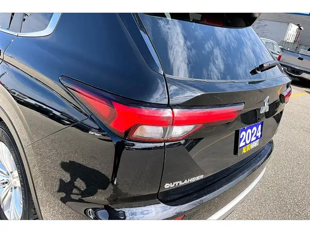 2024 Mitsubishi Outlander SE | 7 SEATER | MOONROOF | POWER LIFTG - Photo 9