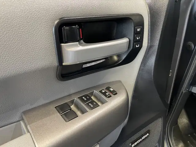 2017 Toyota Sequoia Limitée - Photo 20