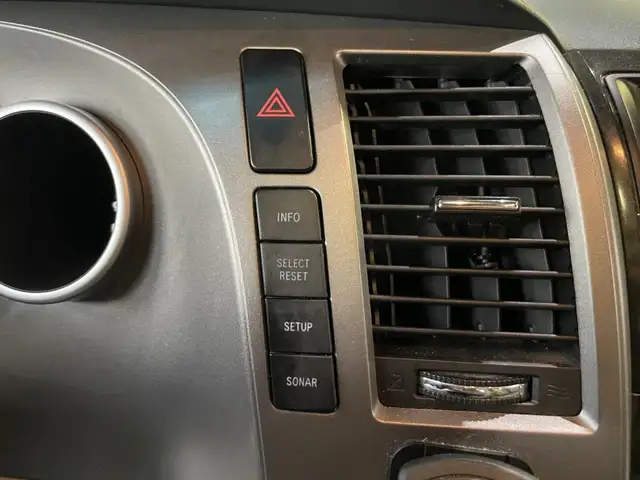 2017 Toyota Sequoia Limitée - Photo 28