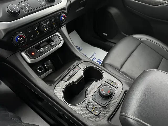 2023 GMC Acadia - Photo 19