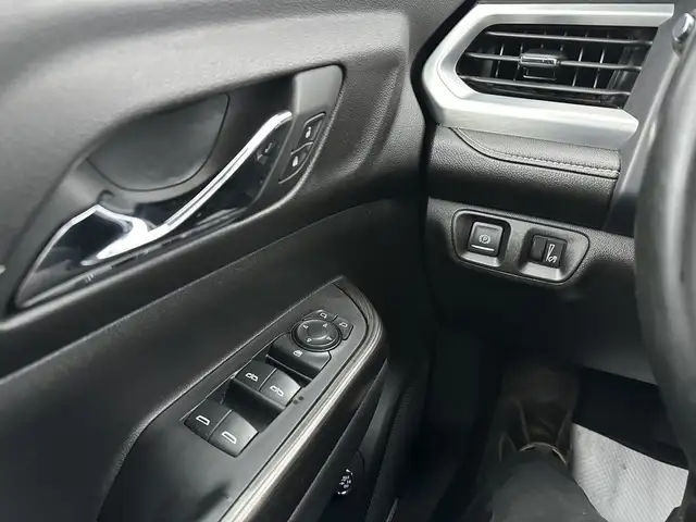 2023 GMC Acadia - Photo 21