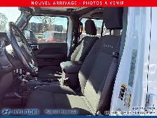 2020 Jeep Wrangler SAHARA 4X4 - Photo 7