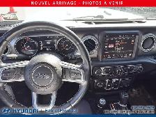 2020 Jeep Wrangler SAHARA 4X4 - Photo 9
