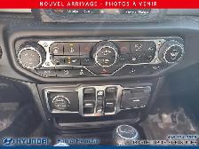 2020 Jeep Wrangler SAHARA 4X4 - Photo 10