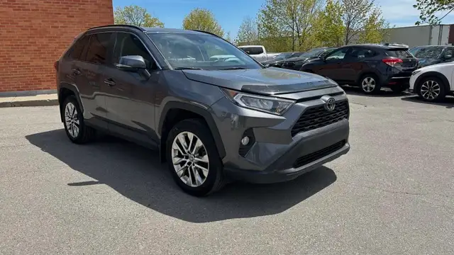 2021 Toyota RAV4 XLE PREMIUM- AWD-BLINDSPOT- LEATHER-SUNROOF-HEA - Photo 3