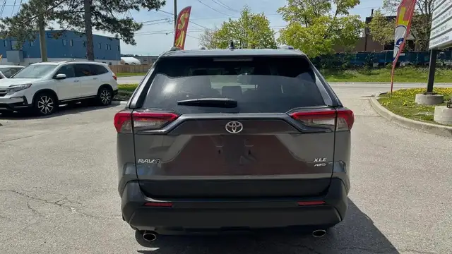 2021 Toyota RAV4 XLE PREMIUM- AWD-BLINDSPOT- LEATHER-SUNROOF-HEA - Photo 6