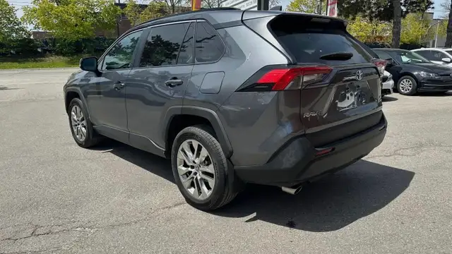 2021 Toyota RAV4 XLE PREMIUM- AWD-BLINDSPOT- LEATHER-SUNROOF-HEA - Photo 7